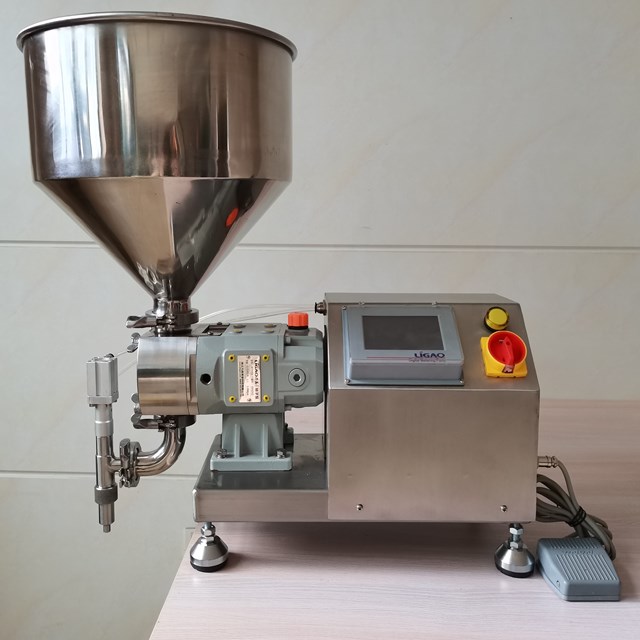 力高液体灌装机_副本